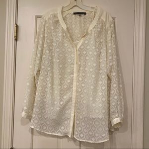 🌸 Ivory clip dot jacquard blouse button up